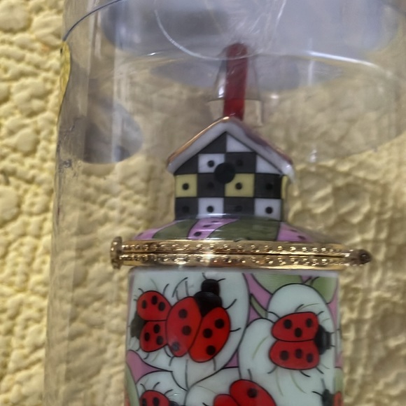 KINGSBRIDGE INTERNATIONAL , INC Accents Postage Stamp Holder Hand Painted 24k Gold Accents